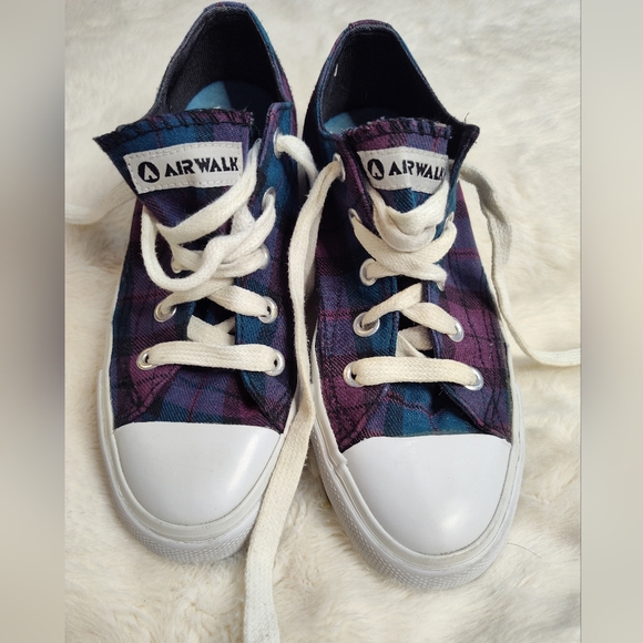 Airwalk Purple And Blue Plaid Canvas Sneakers with White Laces - Picture 8 of 16